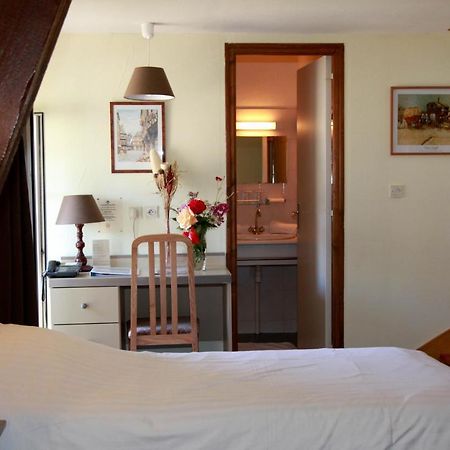 Hotel La Quebecoise 디난 외부 사진