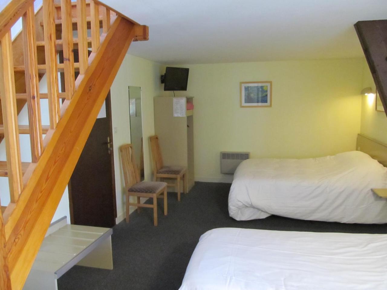 Hotel La Quebecoise 디난 외부 사진
