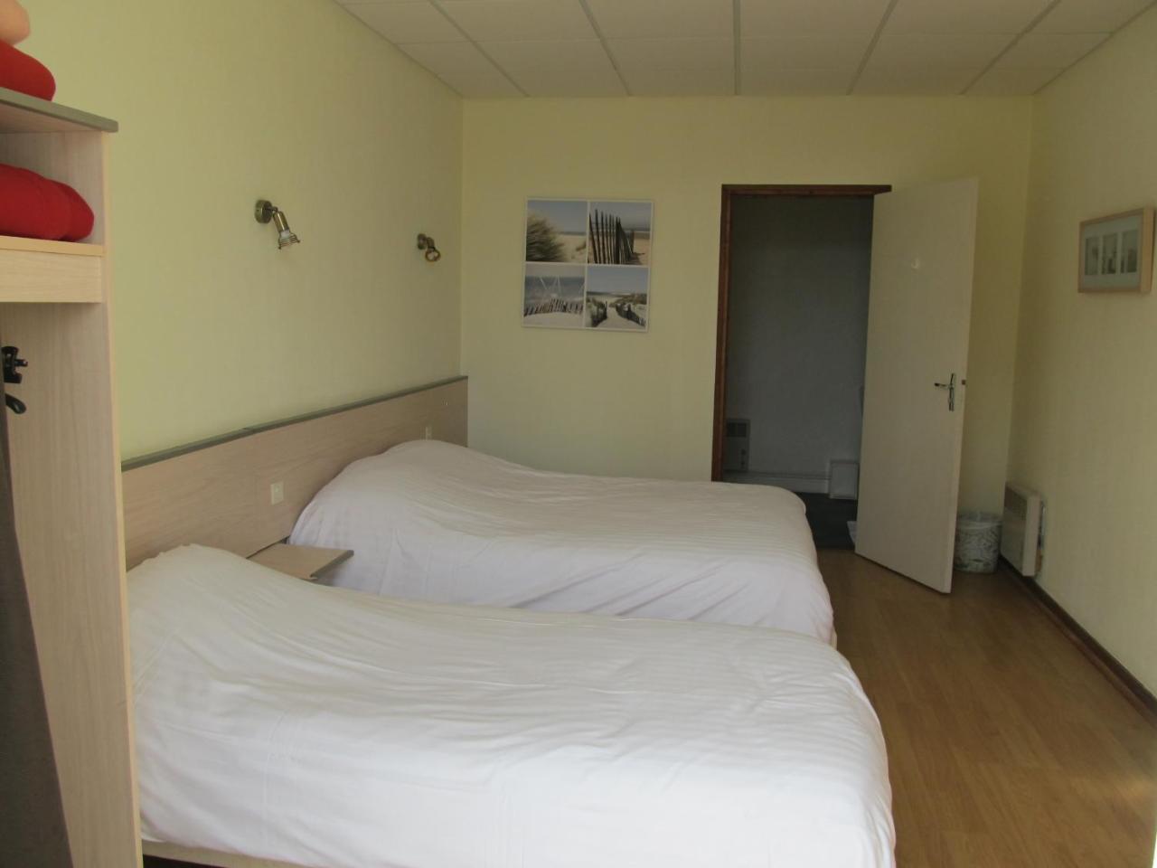 Hotel La Quebecoise 디난 외부 사진